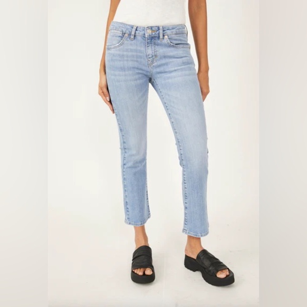 🆕FREE PEOPLE Liv Crop Flare Leg Mid Rise Jeans-Sizes 26, 27, 29, 30 - Picture 9 of 14